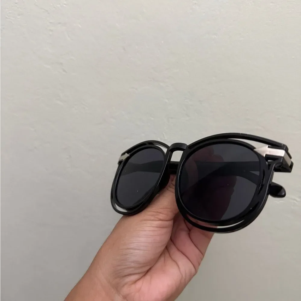 womens black sunglasses round summer plastic light weight summer
